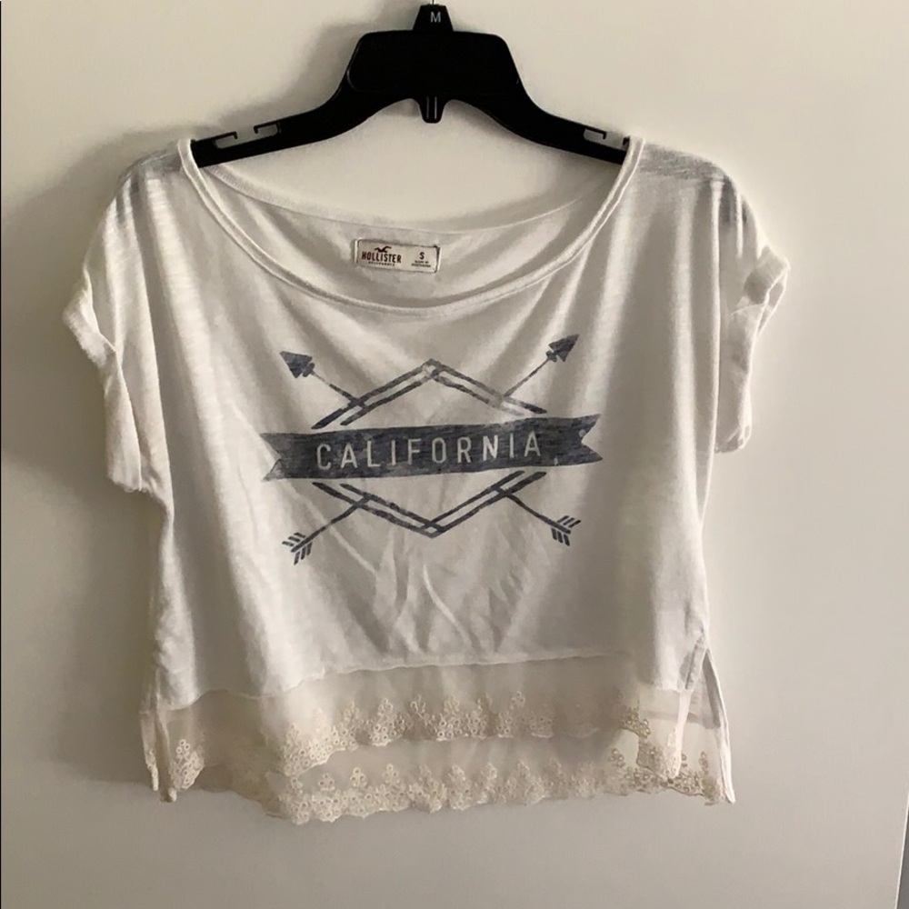 Cropped T-shirt that is slightly high-low